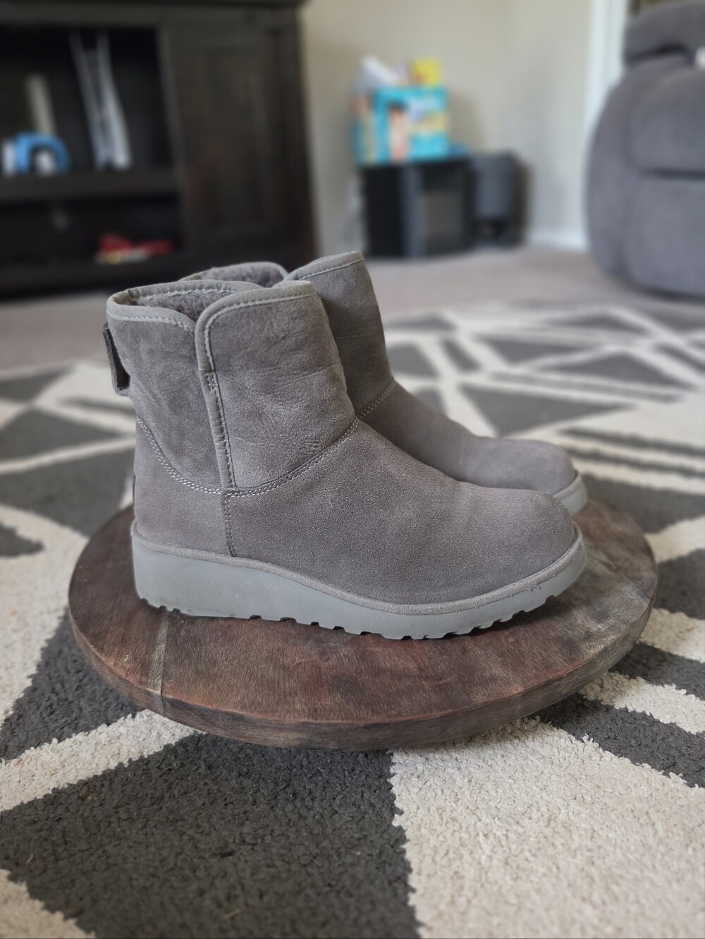 UGG Women’s Gray Suede Short Wedge Boots Size 8